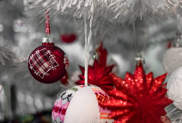 Beautiful Christmas Red Silver Balls White Christmas Tree Decorations Form — Stock Photo, Image