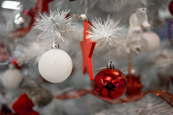 Beautiful Christmas Red Silver Balls White Christmas Tree Decorations Form — Stock Photo, Image