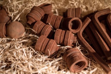 Çikolatadan yapılmış araç figürleri Lviv, Ukrayna 'dan satın almak için çok popüler..