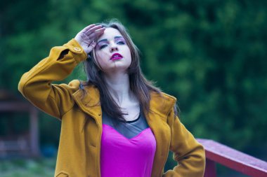 genç ve güzel bir model 