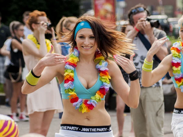 Young and sexy student dance zumba class — Stock Photo, Image