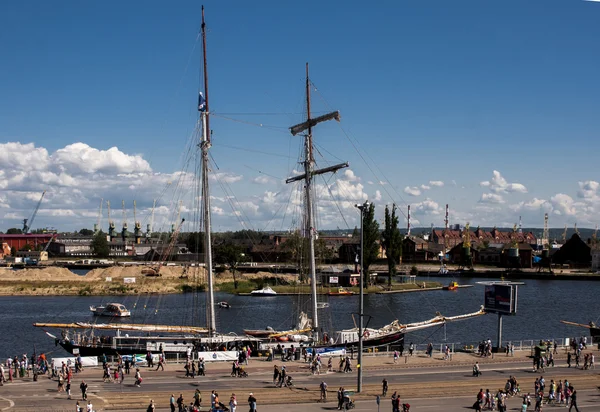 Yelkenli gemi Harbour "wylde swan" — Stok fotoğraf