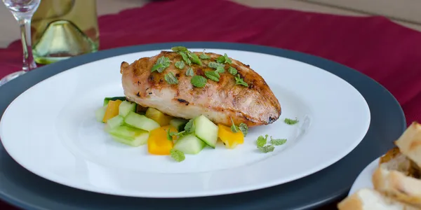 Hühnchen auf dem Grill — Stockfoto