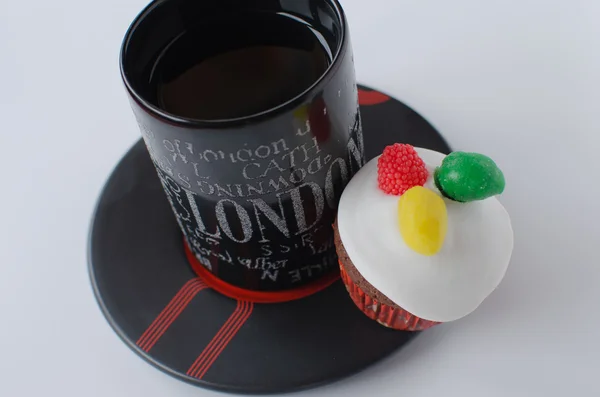 Muffin with cup of tea — Stock Photo, Image