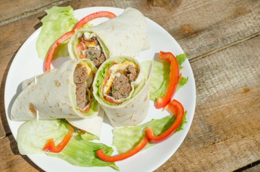 et, yumurta ve domuz pastırması ile tortilla