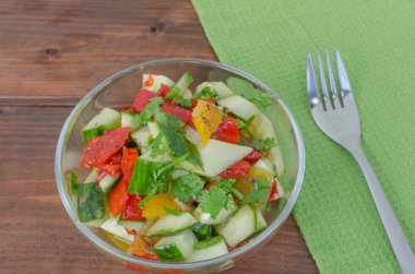 salatalık salatası zekâ kişniş