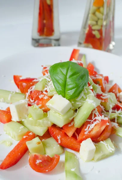 Ensalada fresca con queso feta —  Fotos de Stock