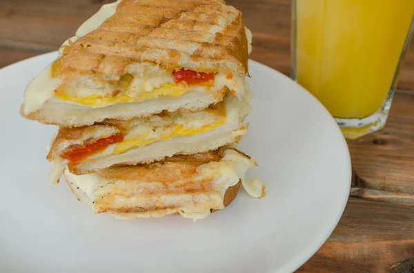 Panini broodjes italienPanini sandviç İtalyanca — Stockfoto