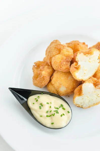 Coliflor frita con mayonesa casera —  Fotos de Stock