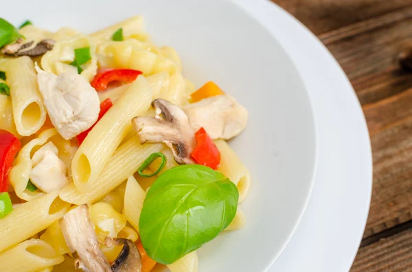 Pasta with chicken — Stock Photo, Image