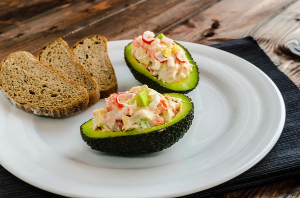 Gefüllt mit Avocado — Stockfoto