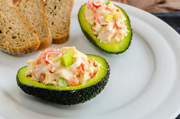 Gefüllt mit Avocado — Stockfoto