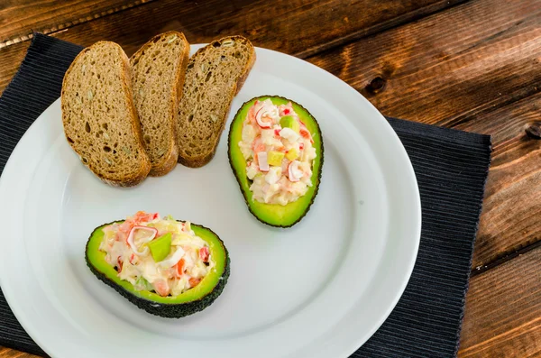 Gefüllt mit Avocado — Stockfoto