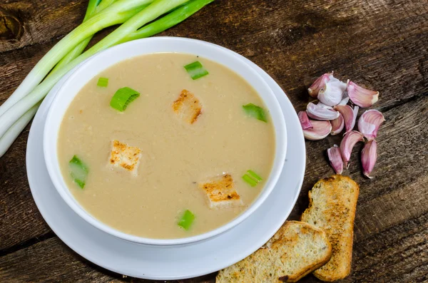 Soup garlic with toasted croutons — Stock Photo, Image