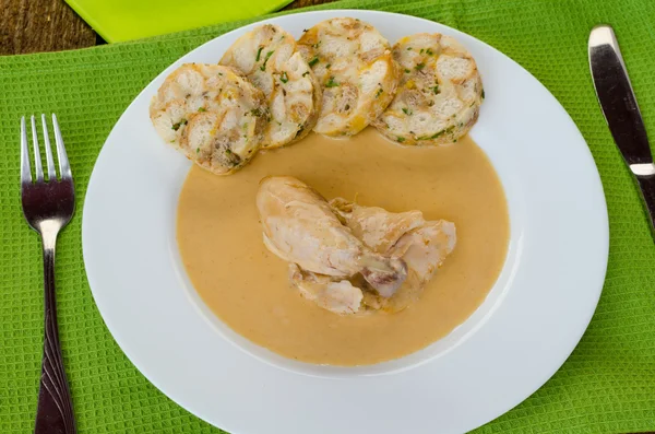 Pollo in salsa alla panna con gnocchi — Foto Stock