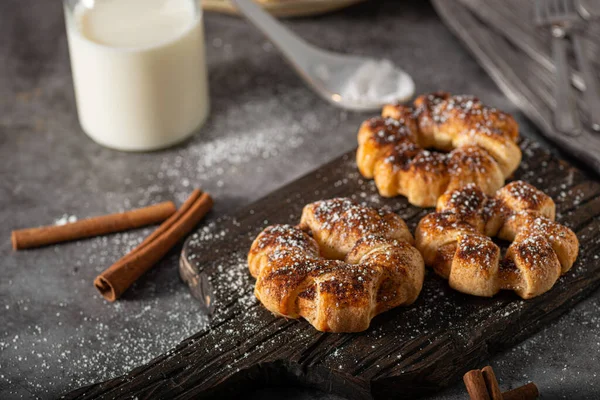 Original Strudel Manzana Checa Con Canela Azúcar — Foto de Stock