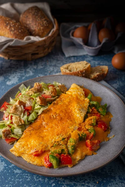 Deliciosa Tortilla Huevos Bio Con Pimientos Cheddar —  Fotos de Stock