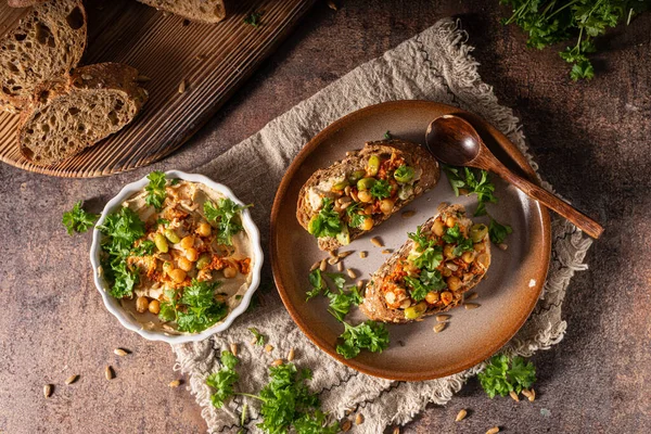 Frisches Und Gesundes Essen Würziger Hummus Mit Brot — Stockfoto