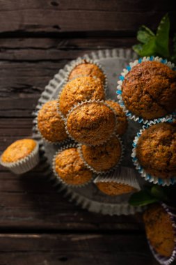 Lezzetli tarçınlı kekler, ev yapımı yemek fotoğrafçılığı...