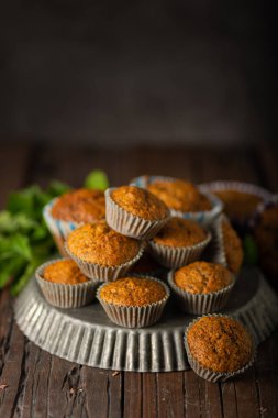 Lezzetli tarçınlı kekler, ev yapımı yemek fotoğrafçılığı...