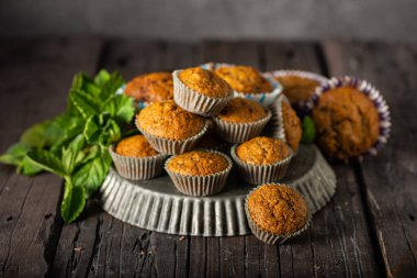 Lezzetli tarçınlı kekler, ev yapımı yemek fotoğrafçılığı...