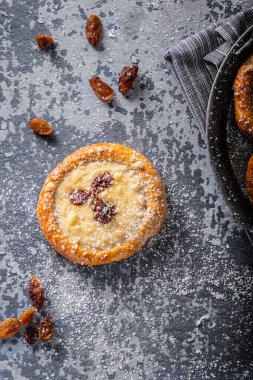 Reçel dolu lezzetli mini turtalar.