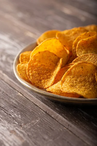 Delicious Tortilla Chips Witch Chilli Cheese Sauce — Stock Photo, Image