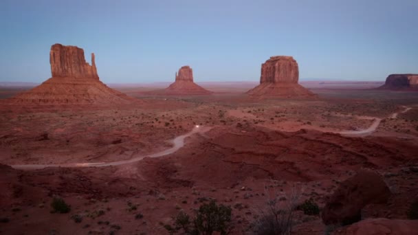 Monument Valley i skymningen — Stockvideo