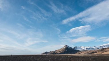 İzlanda dağ ve bulutlar timelapse