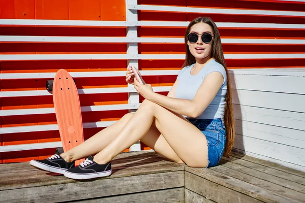 Portrait Teenage Skater Modern Cellular Device Networking Penny Board Caucasian — Stock Photo, Image