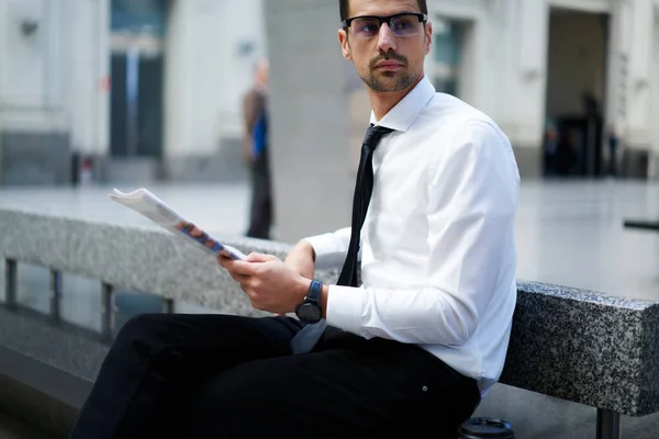 Crop Thoughtful Male Entrepreneur Elegant Clothes Eyeglasses Sitting Stone Bench — Stock Photo, Image