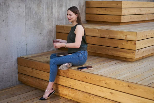 Happy Female Freelancer Laptop Computer Enjoying Free Time Distance Blogging — Stock Photo, Image