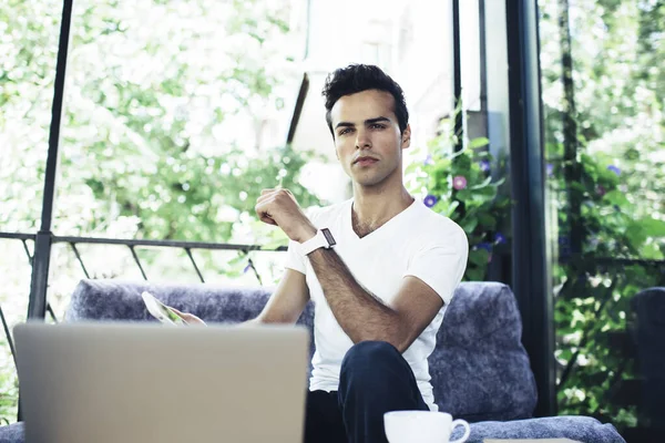 Contemplative Male Freelancer Modern Laptop Mobile Device Pondering Ideas Release — Stock Photo, Image