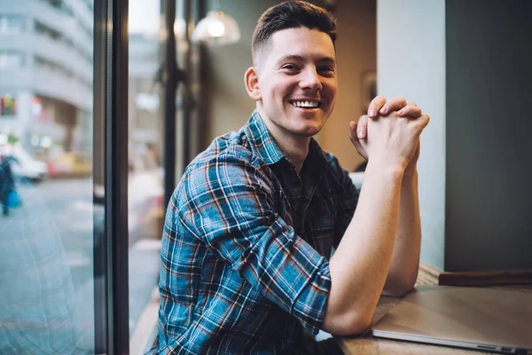 Half Length Portrait Cheerful Male Freelancer Sitting Cafeteria Window Smiling — Stock Photo, Image