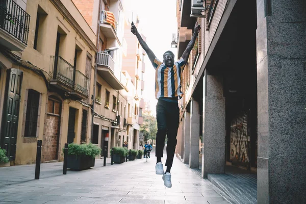 Full Length Portrait Tall African American Basketballer Jumping Air Travel — Stockfoto