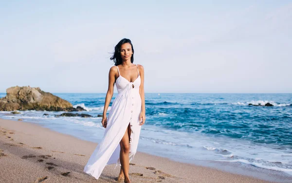 Portrait Latin Woman Dressed Comfortable White Sundress Walking Coastline Beach — Fotografia de Stock
