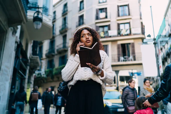 Low Angle Confident African American Female Casual Clothes Beret Backpack — Foto Stock