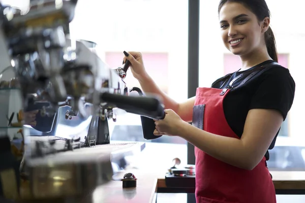 Portrait Cheerful Caucasian Woman Employee Enjoying Using Professional Coffee Machine — Stock Photo, Image