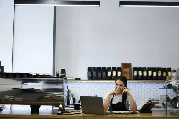 Cheerful Female Manager Coffee Shop Making Smartphone Call Confirming Ordering — Stockfoto