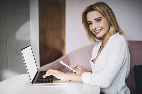 Side View Positive Young Lady White Shirt Working Remotely Computer — Fotografia de Stock