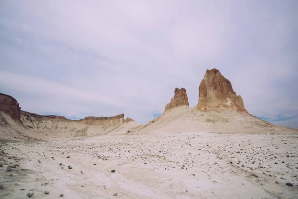 Beautiful Landscape Empty Dry Desert Area Rocky Mountains White Sandy — Stockfoto