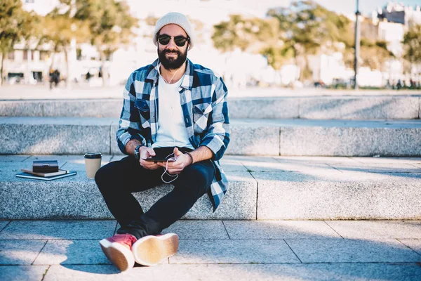 Portrait Young Bearded Male Blogger Palmtop Technology Looking Camera Listening — Stock Photo, Image