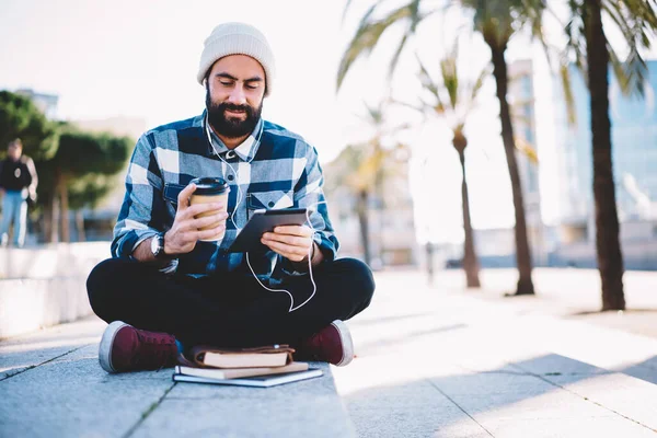 Turkish Male Student Coffee Listening Education Audio Book Resting City — стокове фото