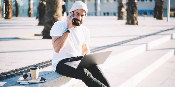 Portrait Middle Eastern Male Freelancer Smiling Camera While Making International — стокове фото