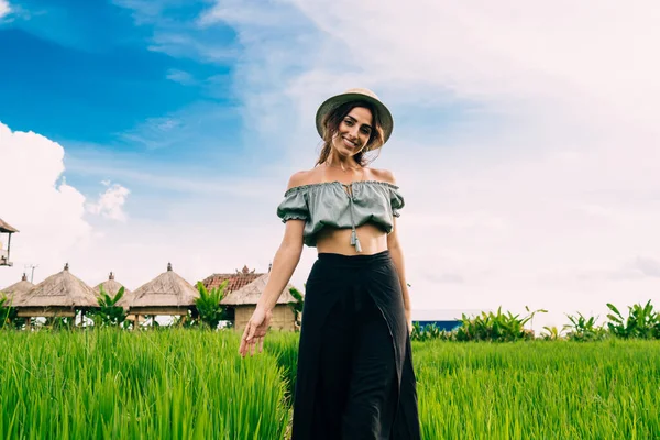 Low Angle Cheerful Hispanic Female Shoulder Top Long Skirt Smiling — Stockfoto