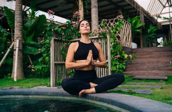 Caucasian Female Yogi Dressed Black Tracksuit Meditating Lotus Pose Enjoying — Foto Stock