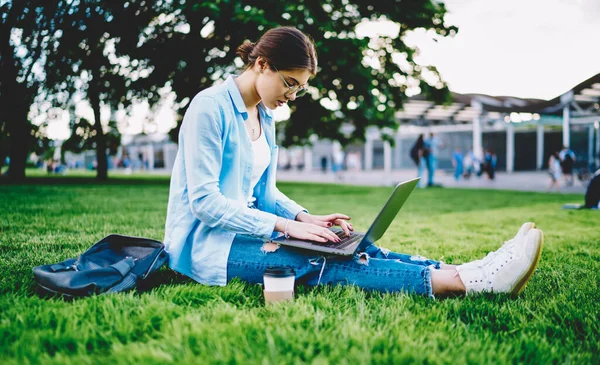 Skilled Female Student Using Wireless Connection Outdoors Watching Educational Webinar — Fotografia de Stock
