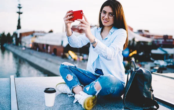 Portrait Cheerful Hipster Girl Optical Eyewear Smiling Camera While Using — Foto Stock