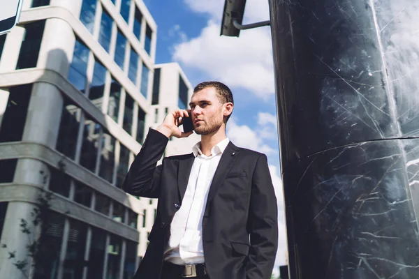 Confident Male Entrepreneur Formal Wear Standing Street Talking Mobile Phone — стоковое фото
