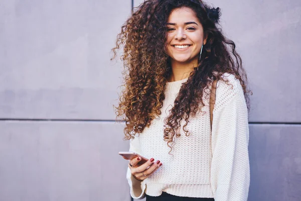Half Length Joyful Female Blogger Holding Cellular Gadget Smiling Camera — Stockfoto